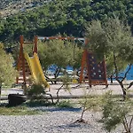 3 Bedroom Cozy In Grebaštica