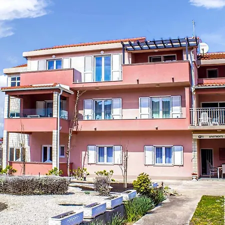 Apartmán 3 Bedroom Cozy In *