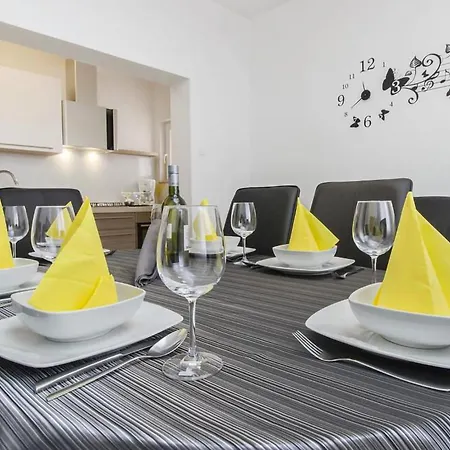 Gorgeous In Grebaštica