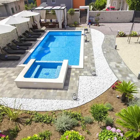 Gorgeous In Apartament *